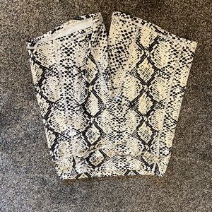 Balance Athletica Ascend Rider Shorts Python